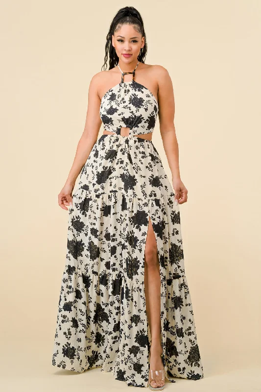 Bodycon dress with a floral print for a feminine touchLong Halter Neck Printed Maxi Dress Bodycon dress with a floral print for a feminine touchLong Halter Neck Printed Maxi Dress